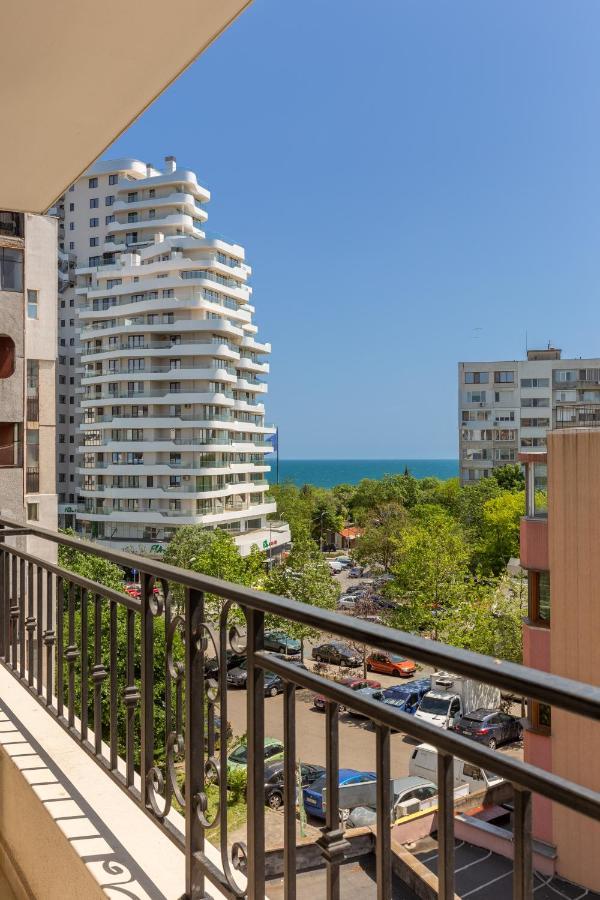 Apartments Flora 1 Burgas Exteriör bild